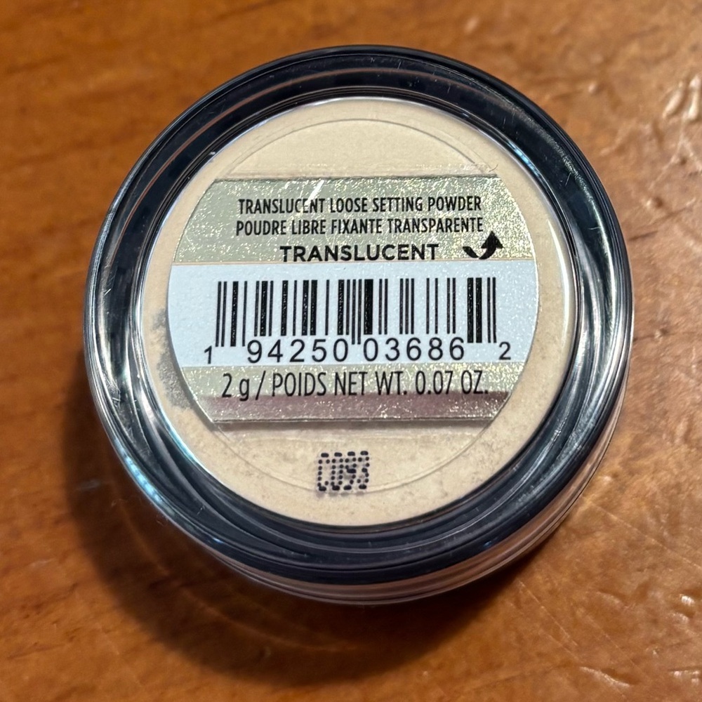 Laura Mercier Translucent Setting Powder - Picture 5 of 12